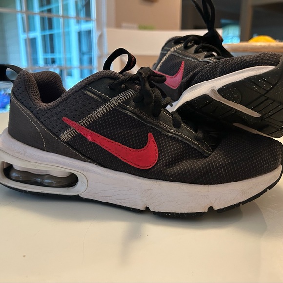 Boys Nike Air Max INTRLK Lite Big Kid Shoes - Picture 3 of 3